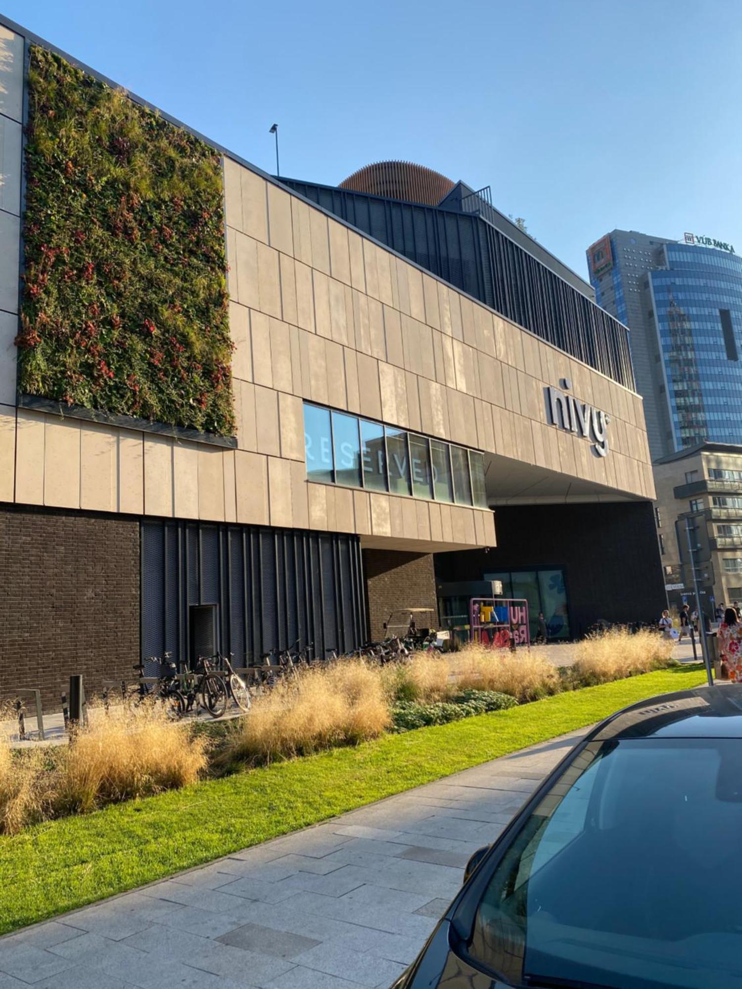 James Dean Apartment - Next To Nivy Bus Station & Mall 布拉迪斯拉发 外观 照片