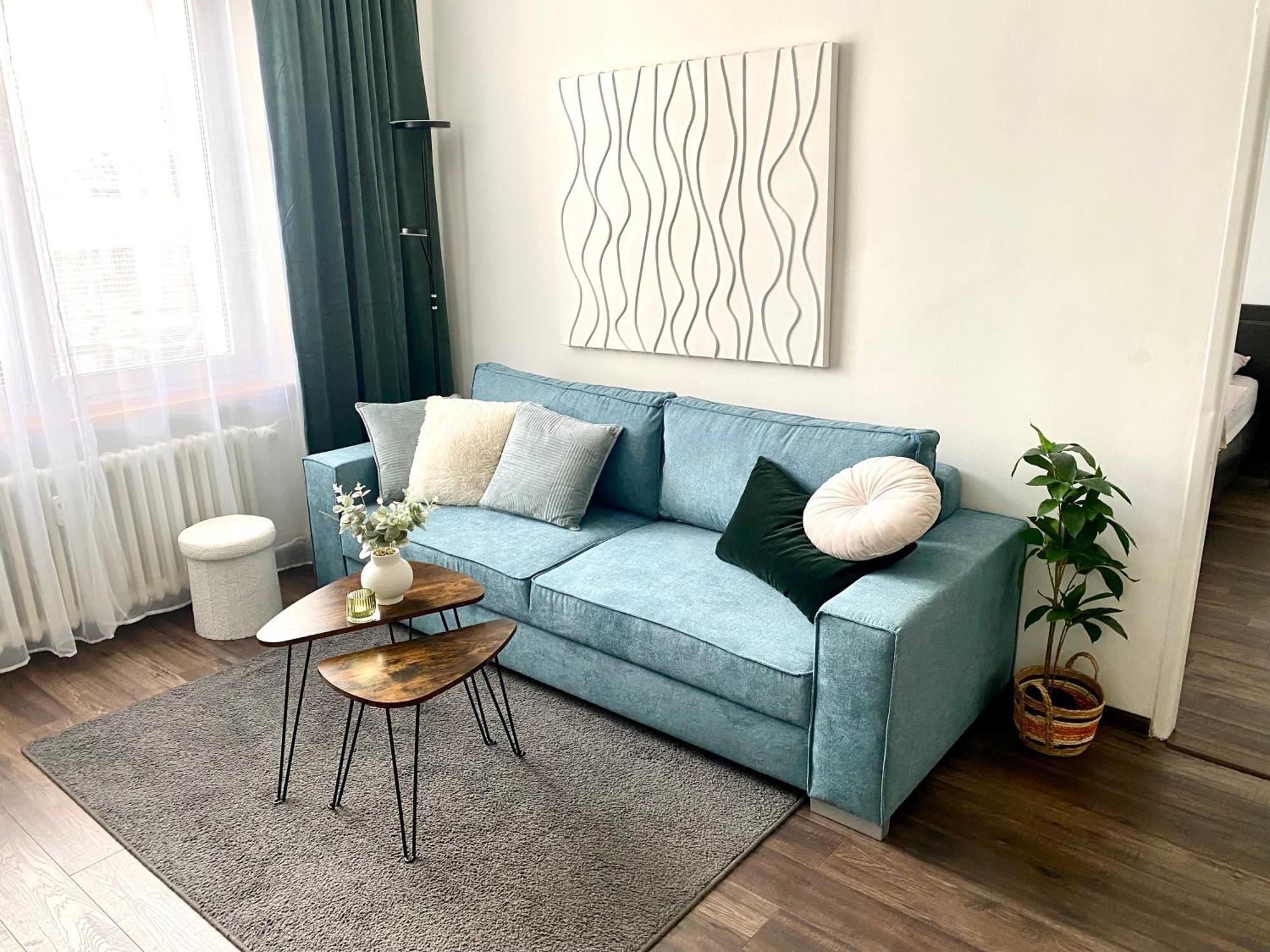 James Dean Apartment - Next To Nivy Bus Station & Mall 布拉迪斯拉发 外观 照片